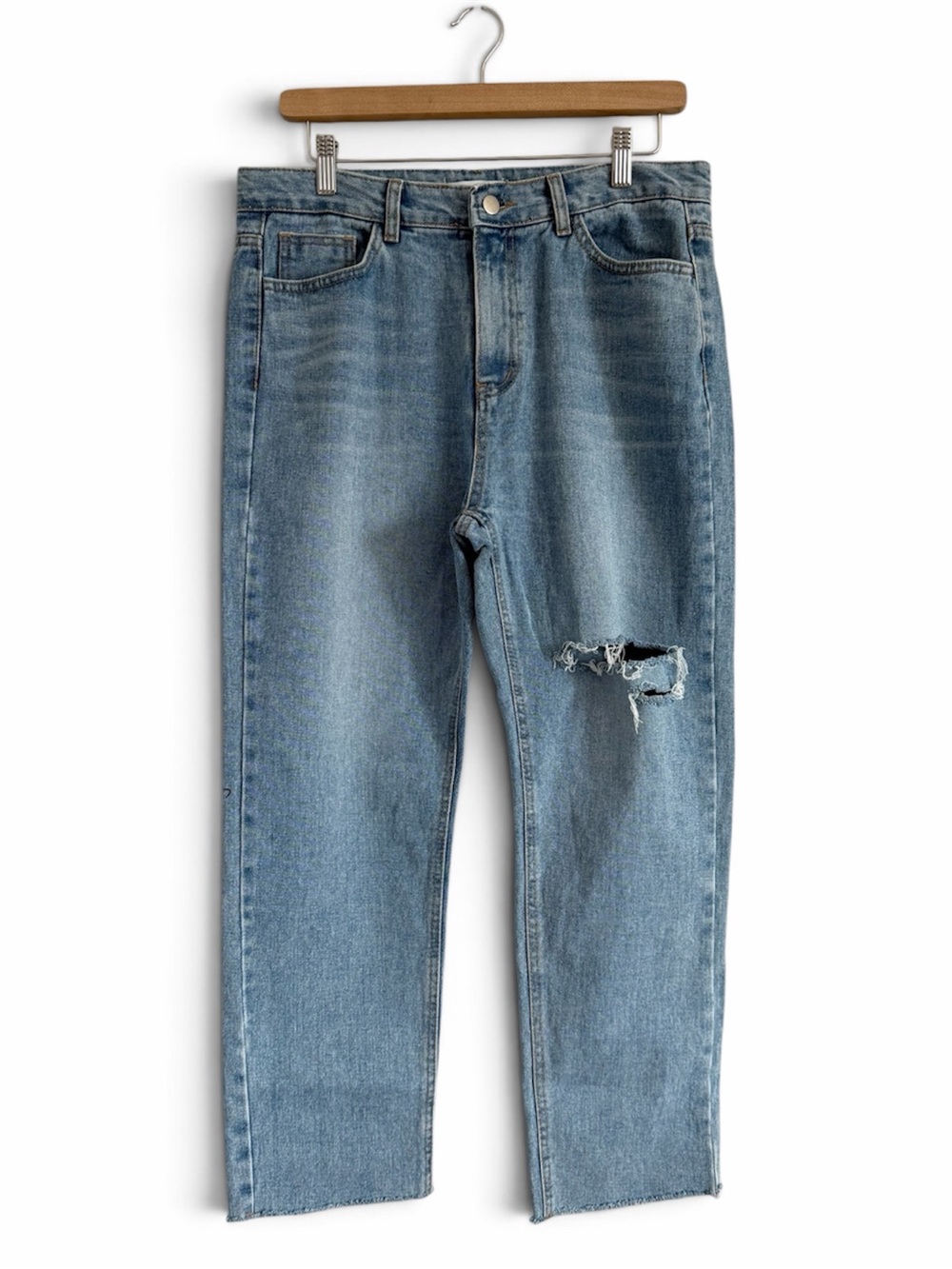OAK + FORT Men's Light Blue Straight Jeans with Thigh Distress